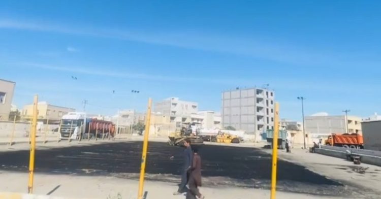 آغاز عملیات مرمت و نوسازی زمین چمن مصنوعی مینی فوتبال محله گلشهر